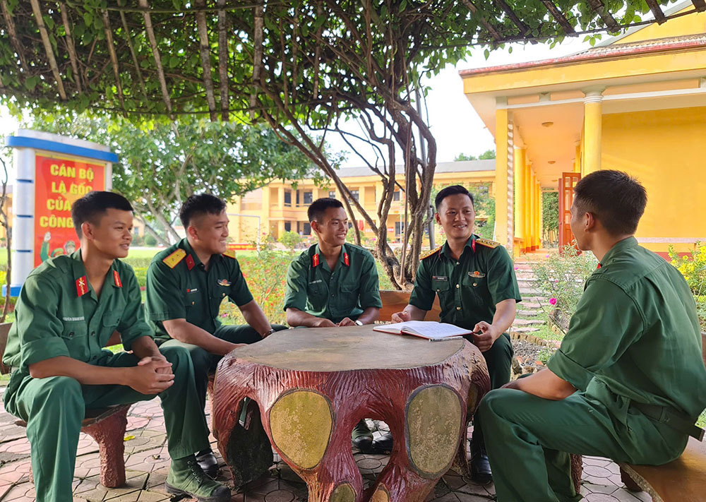 Phát triển Đảng cho chiến sĩ là người dân tộc thiểu số